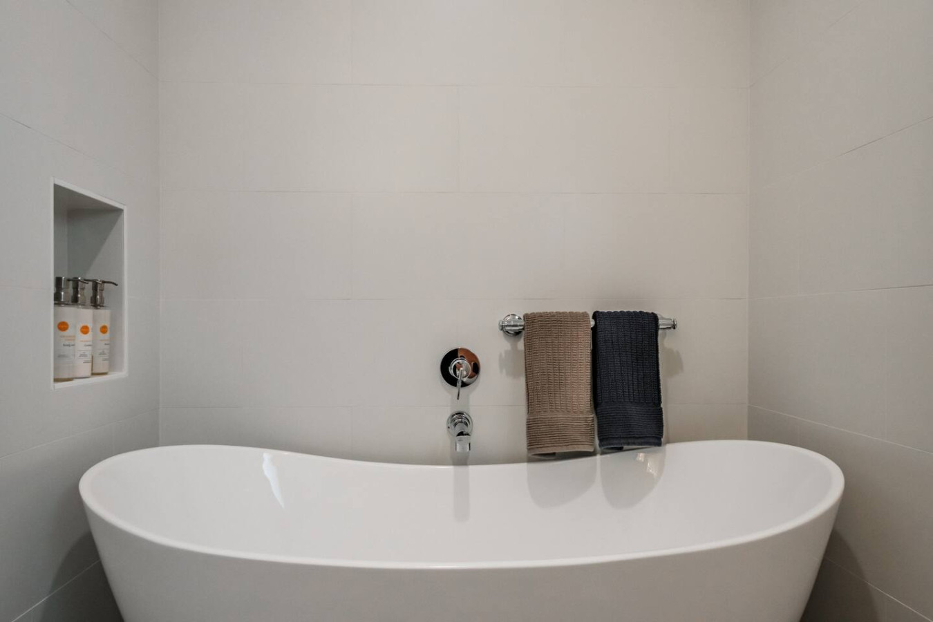Corvallis Modern Oasis — Breakfast Included - Image 4